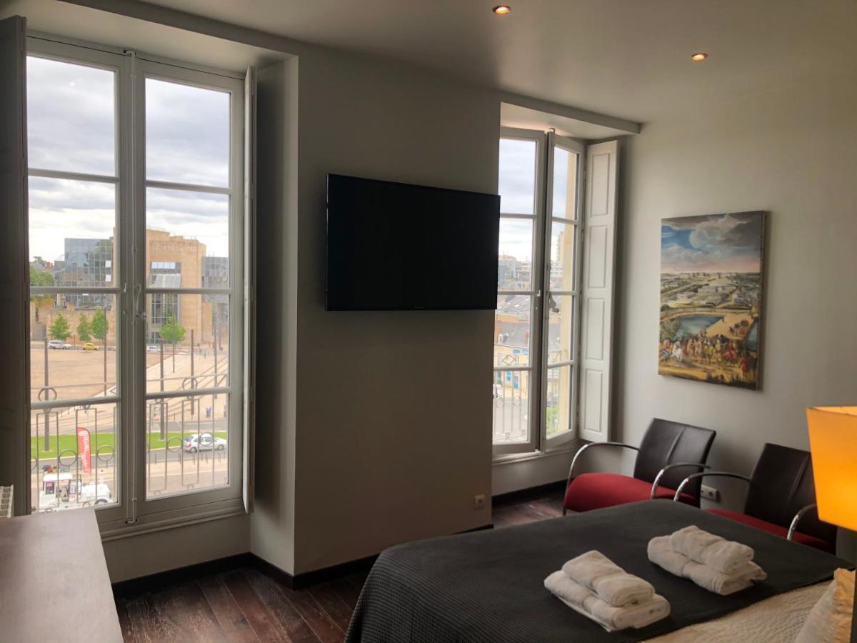 Le Doyenne - Entree Autonome - Hypercentre Bed & Breakfast Le Mans Eksteriør bilde