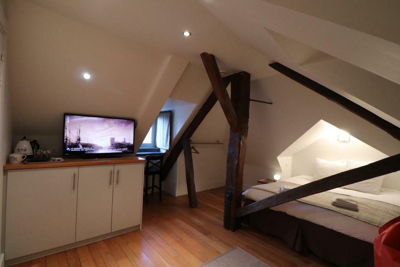 Le Doyenne - Entree Autonome - Hypercentre Bed & Breakfast Le Mans Eksteriør bilde
