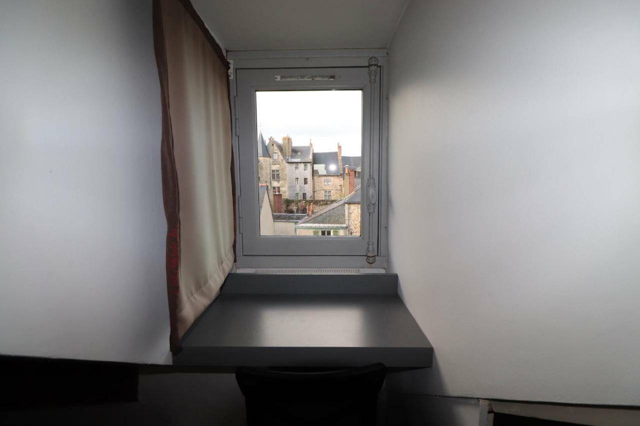 Le Doyenne - Entree Autonome - Hypercentre Bed & Breakfast Le Mans Eksteriør bilde