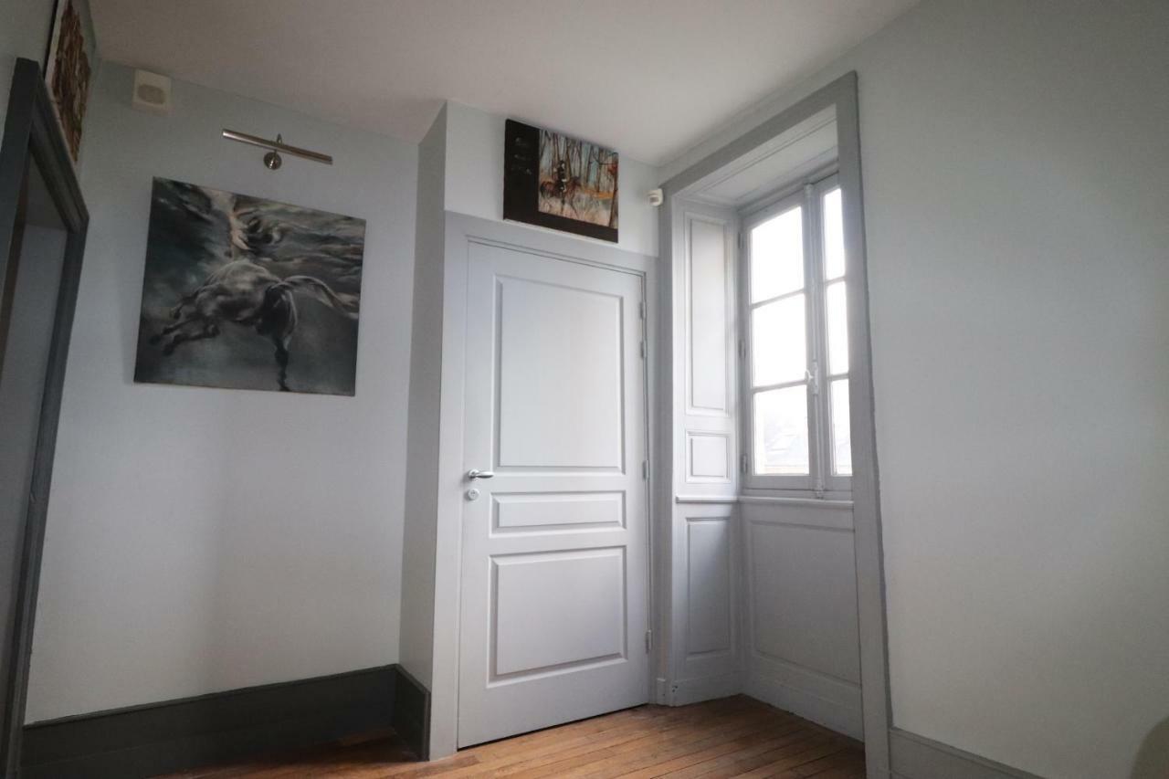 Le Doyenne - Entree Autonome - Hypercentre Bed & Breakfast Le Mans Eksteriør bilde